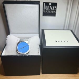 Gucci Men's Silver and Blue Watch